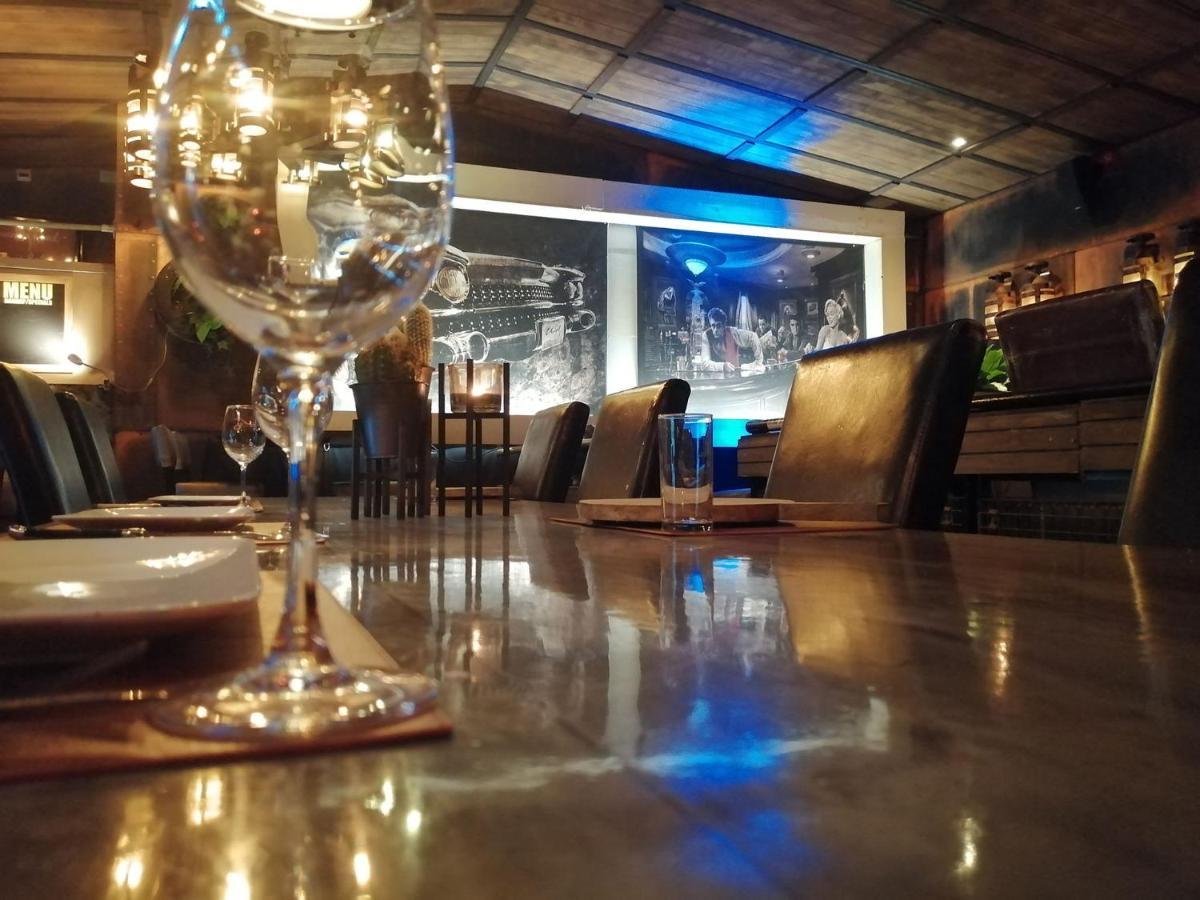 Hotel Restaurant בברוויק מראה חיצוני תמונה
